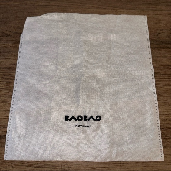 ISSEY MIYAKE | BAO BAO Geo Bifold Card Case - NWOT (Black) - Picture 8 of 9